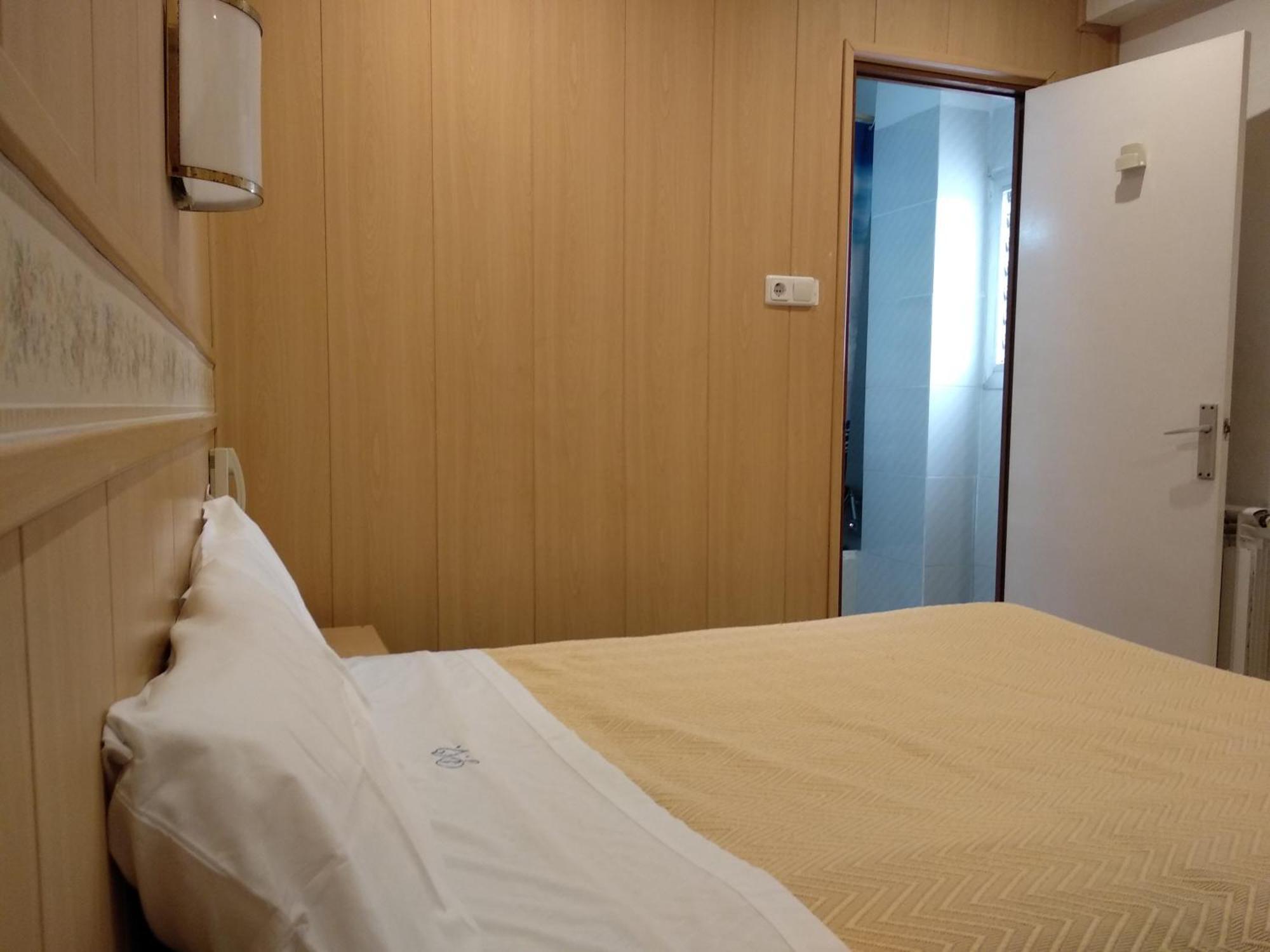 Pension Venecia Salou Room photo